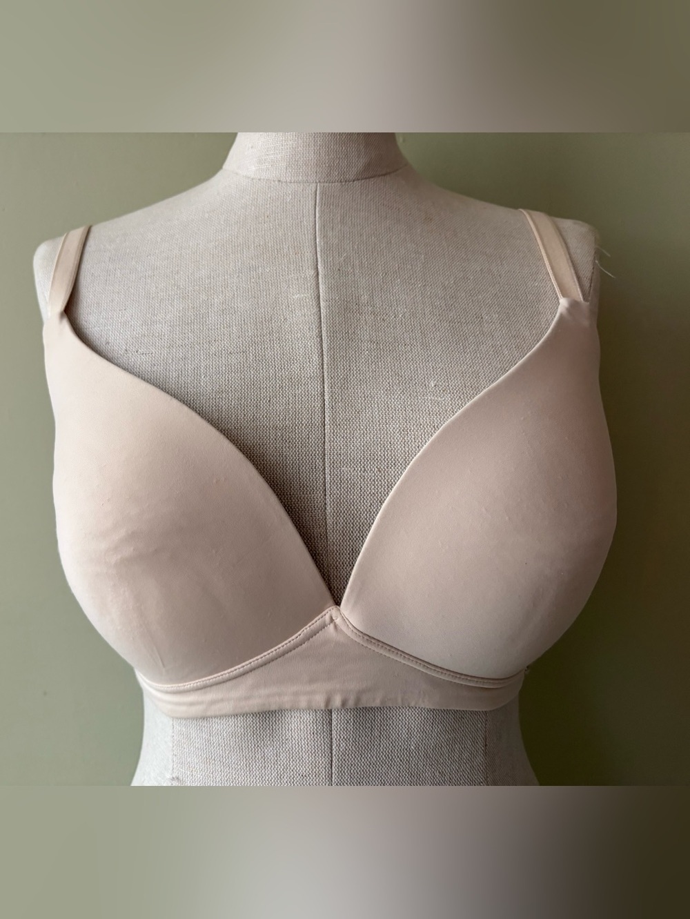 La Vie En Rose Light Nude adjustable straps Bra 38C